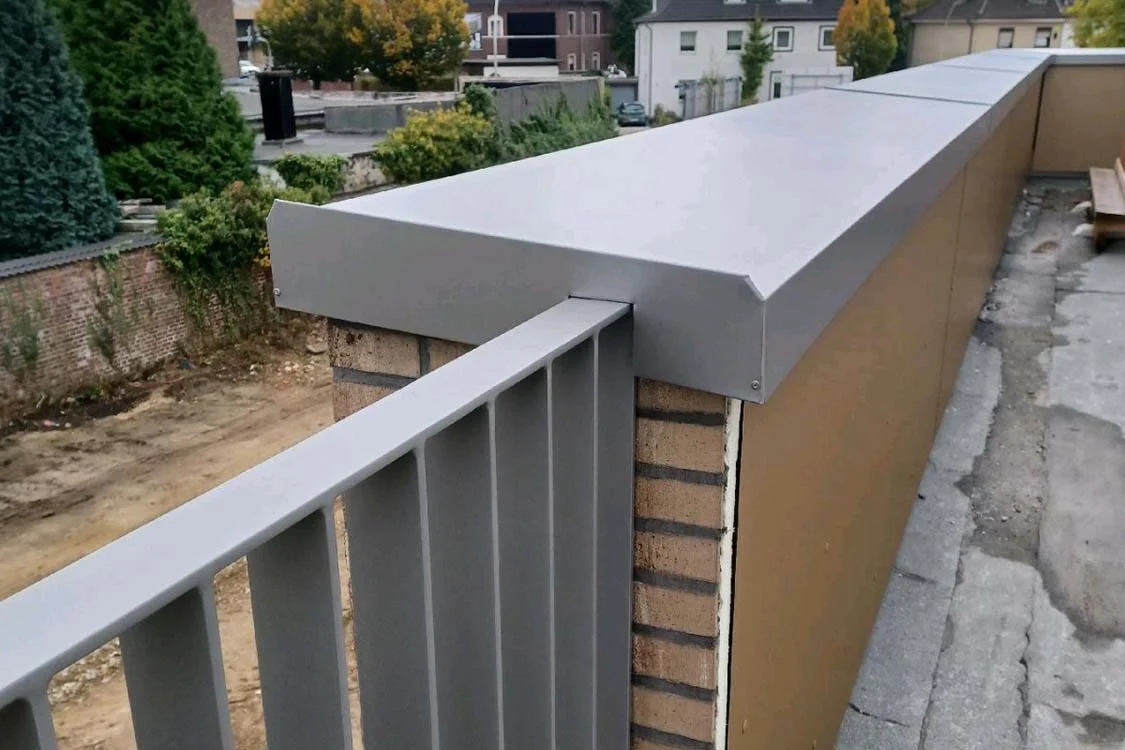 Kita Patternhof - 670m² Flachdach mit Bitumenschweißbahnen; 120m² Dachbegrünung