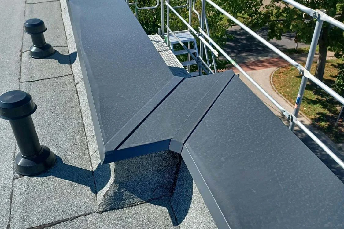 Kita Patternhof - 670m² Flachdach mit Bitumenschweißbahnen; 120m² Dachbegrünung